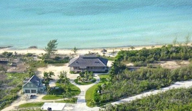 Stunning Sunset Beachfront Estate with mooring