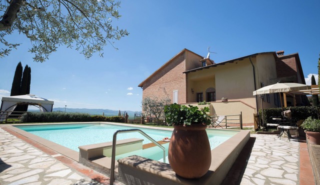 Stunning villa with exclusive pool near Florence and Pisa