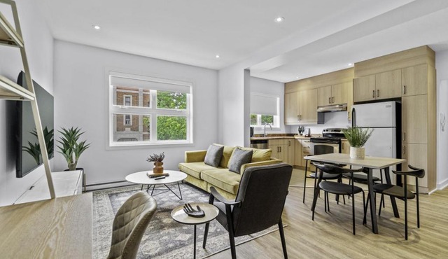 Stylish 2 Bedroom Haven by Jean Talon Market
