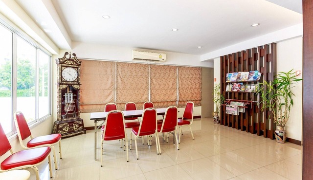 Stylish Double Haven | Vresotel Deluxe Stay