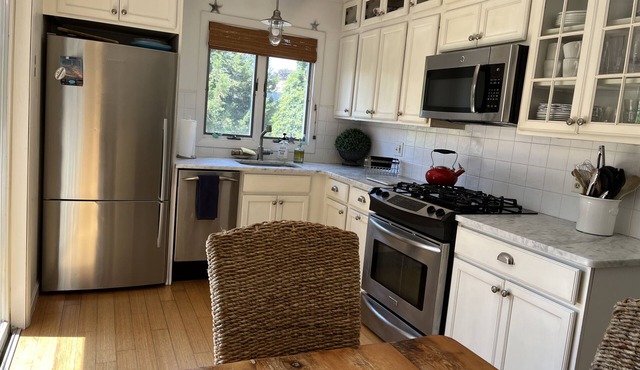 Summer 2027 - Updated 2 Bedroom in Snug Harbor East Matunuck Pet Friendly