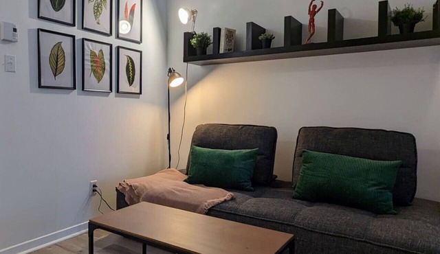 Sunny Top-Floor Apartment Near Metro & Shops