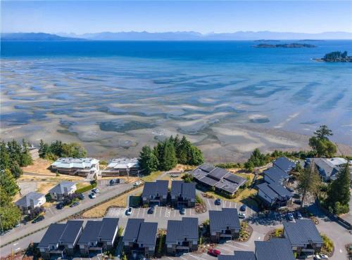 Sunridge Beachside Retreat by EMR Vacation Rentals