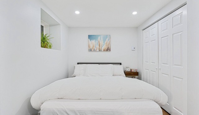 Superb 2BD | Orleans, 5min to Beach|Laundry & Parking