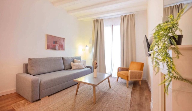 Sweett | Gothic III - Three Bedroom Apartment, Sleeps 7
