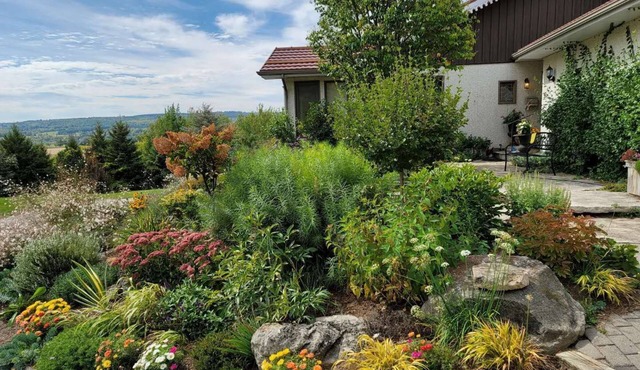 The Creemore Retreat, A Private, Natural Wonderland