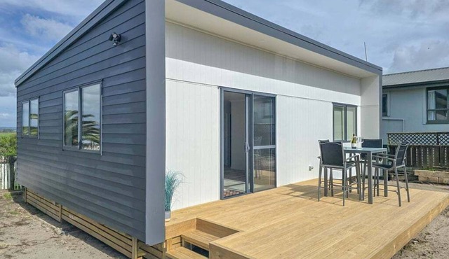 The Dunes - Modern Beachside Getaway