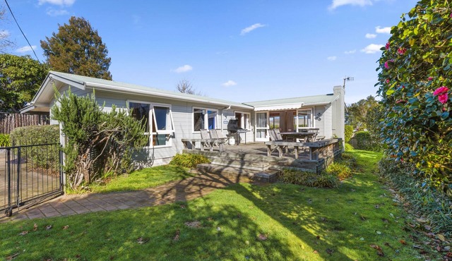 The Lake Escape - Taupo Holiday Home