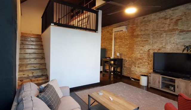 The Loft Sleeps 6 Includes Fully Equipped Kitchen, Washer, Dryer, Heat, and Air Conditioning