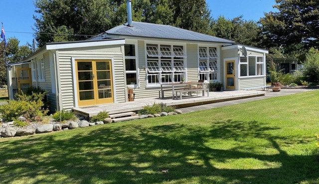 The Old Anama School - stylish countryside escape