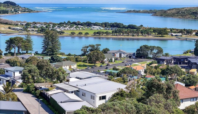 The Ultimate on Bow - Raglan Holiday Home