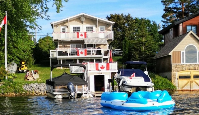 THE WALK IN CLOSET -A Couples Paradise on The Bay Of Quinte