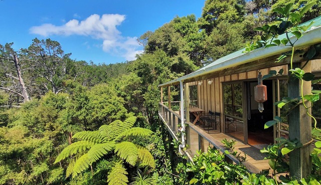 The Weka House - Kawau Island Holiday Home
