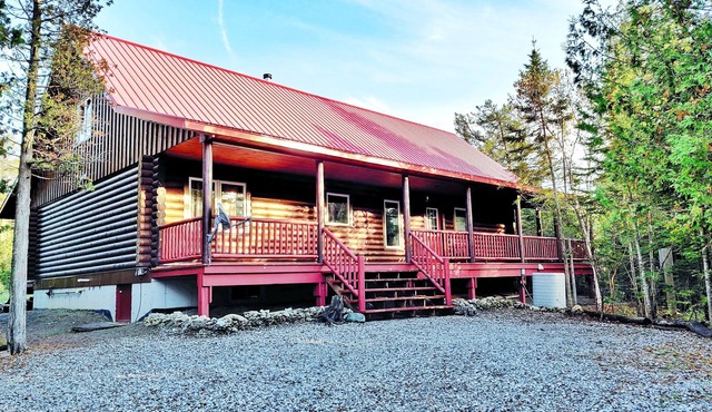 Tobermory Peaceful Private Entire Log Cottage Spacious Fully Equipped