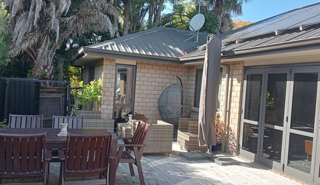 Top Spot. Very central to town and all amenities. A 10 minute drive to Ohope,