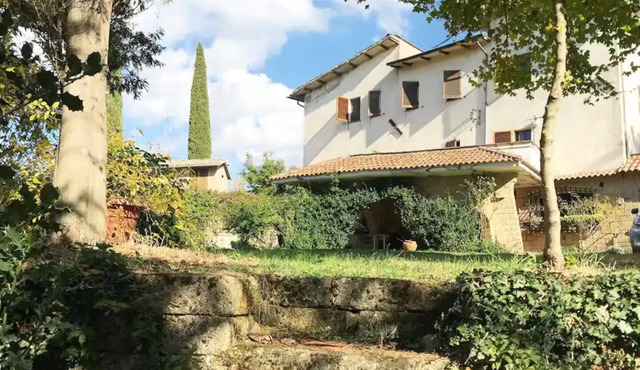 Tuscan villa with garden near Saturnia