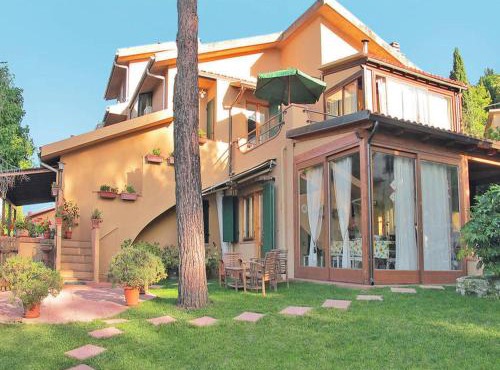 Tuscan Villa with Sea Views