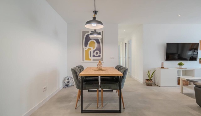 Two-bedroom apartment with pool and tennis court