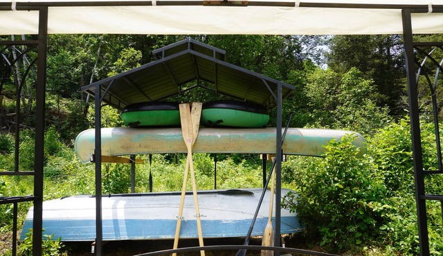 Unique Camper located at the edge of Muskoka