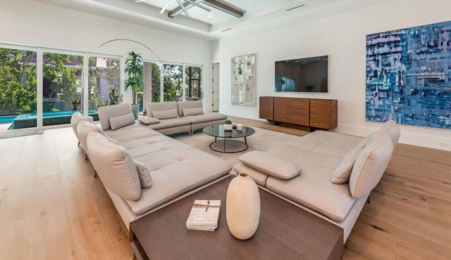Unique Spacious Property in the Country - Includes Loft