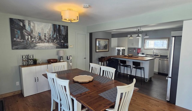 Updated 3 bed 1 bath house in Cochenour ON