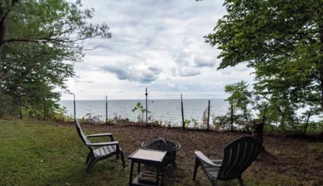 Updated Lakefront Cottage with Spectacular Lake Erie Views