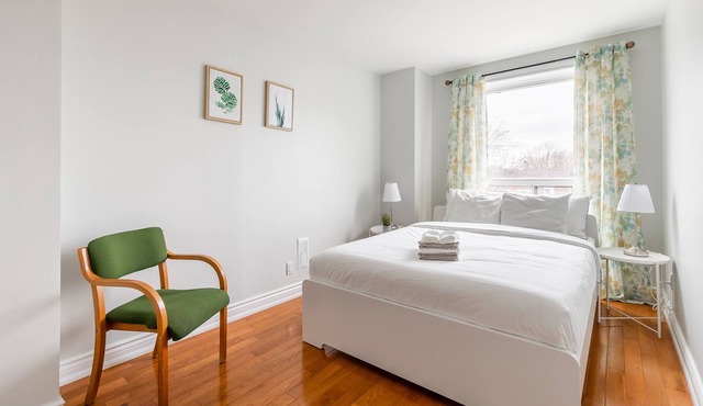Upscale 2BR Condo - Heart Of Trinity Bellwoods!