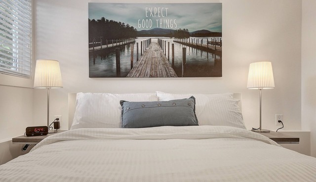 Upscale Comfort on The Drive with AC (Family-Friendly & Business Travel Ready)