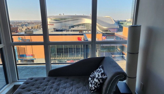 Upscale condo in ❤ Ice district.Same day bookings possible/confirm availability