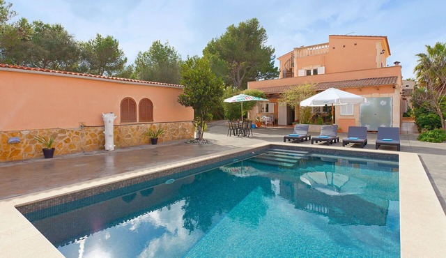 Villa Angela - with private swimming pool