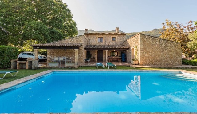 Villa 'Cuixach' with Private Pool, Wi-Fi and Air Conditioning