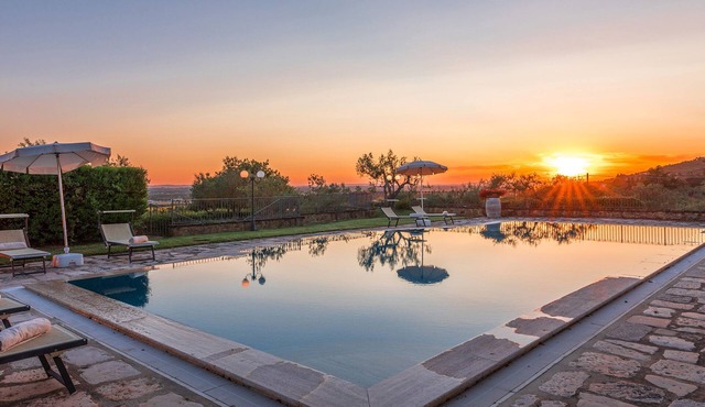 Villa Giulia 10, Emma Villas