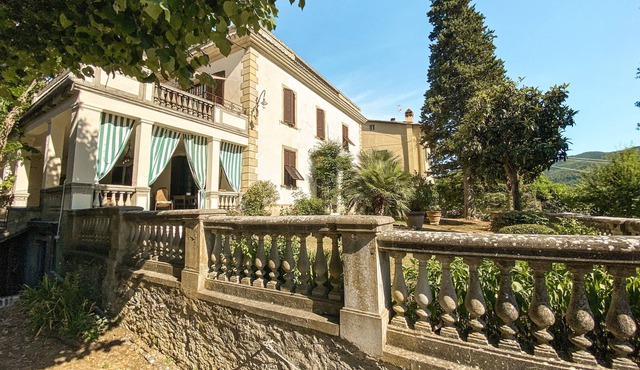 Villa Lya - Liberty style residence with POOL and WI-FI