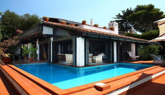 Villa with swimming pool and views of the Argentario. WiFi free