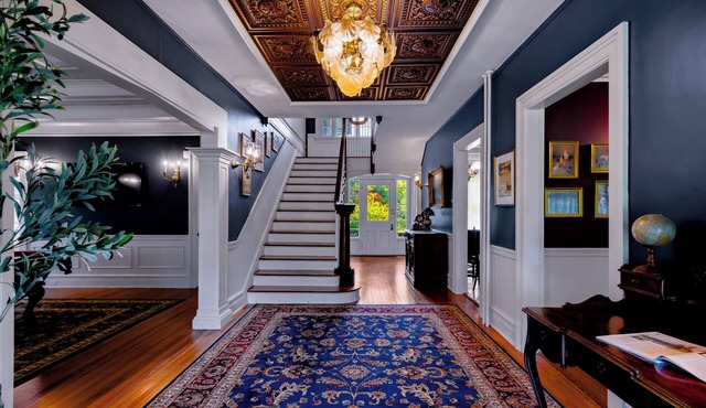 Warwick Manor-Historic Estate-Sleeps 14