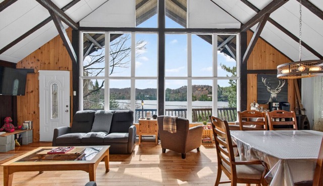 Waterfront cottage for 6 with private dock & kayak