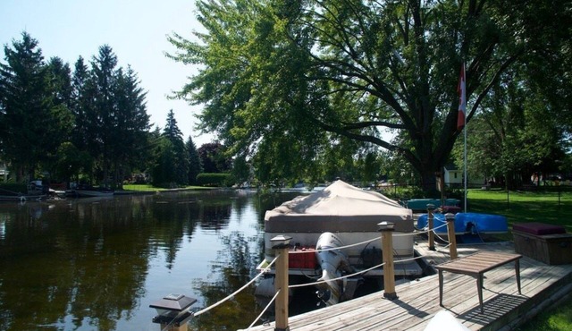 Waterfront B&B: Nature and Fun
