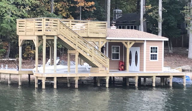 Waterfront/Fiber WiFi/Boat&Jet Ski-2 on site Fall W/E& Summer 2027 now booking,
