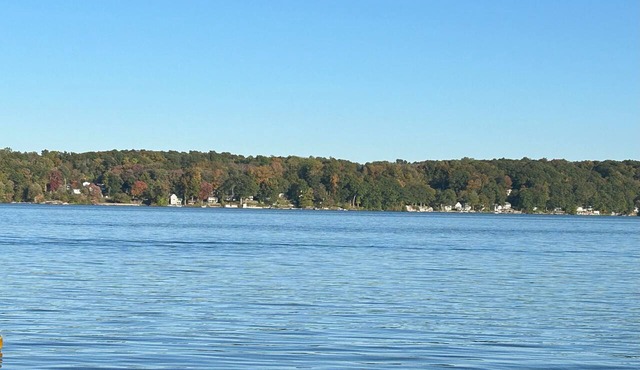 Waterfront Lake Home - Private Retreat, Bashan Lake, East Haddam, CT
