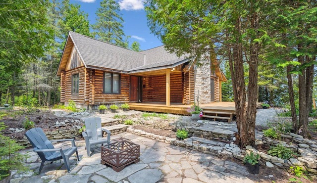 WATERFRONT | Log Cabin | Starlink |