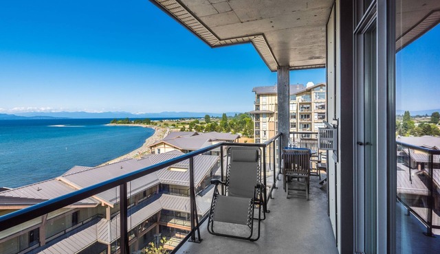Waterfront/Oceanview 3Bedroom.2Bathroom. Sub-Penthouse.BESTviewsParksvilleBeach!