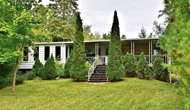 Waterfront Retreat with all the Amenities of home-2 Kings Beds