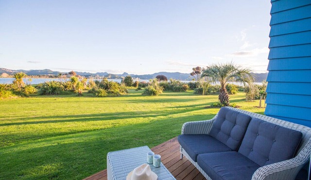 Waterfront Wonder - Matarangi Holiday Home