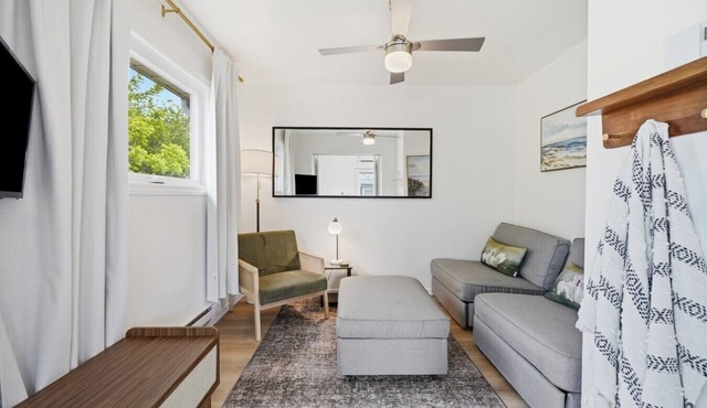 Wellington Cottage at Twin Birch Suites