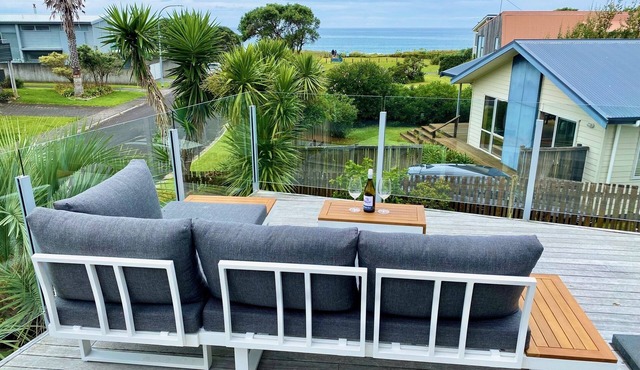 Whiritoa Beach House - heaven in the Coromandel Peninsula, for you and your dog.