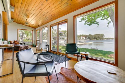 White Bear Lake Lakehouse w/Dock & Paddleboards