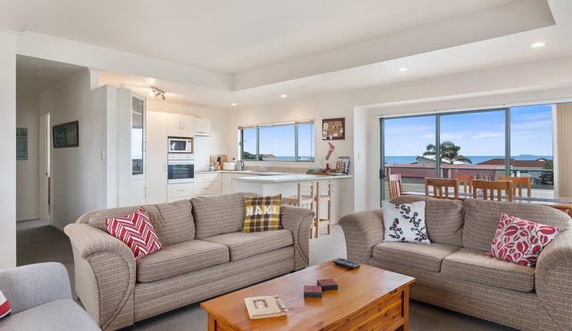 White Island Views - Ohope Holiday Home