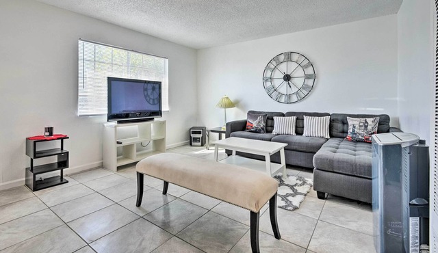 Whittier Home: Shared Courtyard, Near Hiking!