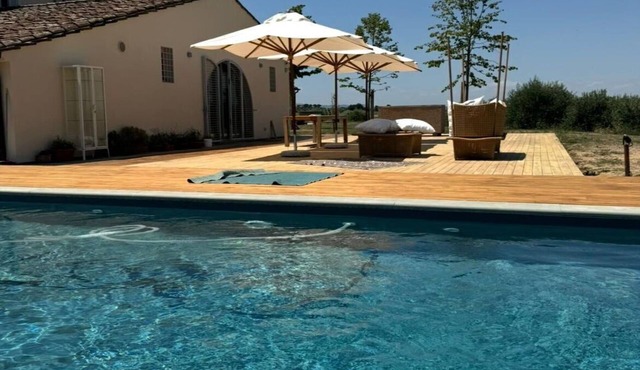 Wonderful private villa for 14 people with A/C, WIFI, private pool, close to Cortona