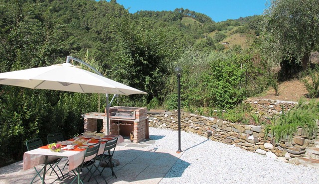 Wonderful villa for 4 guests with TV, terrace and parking